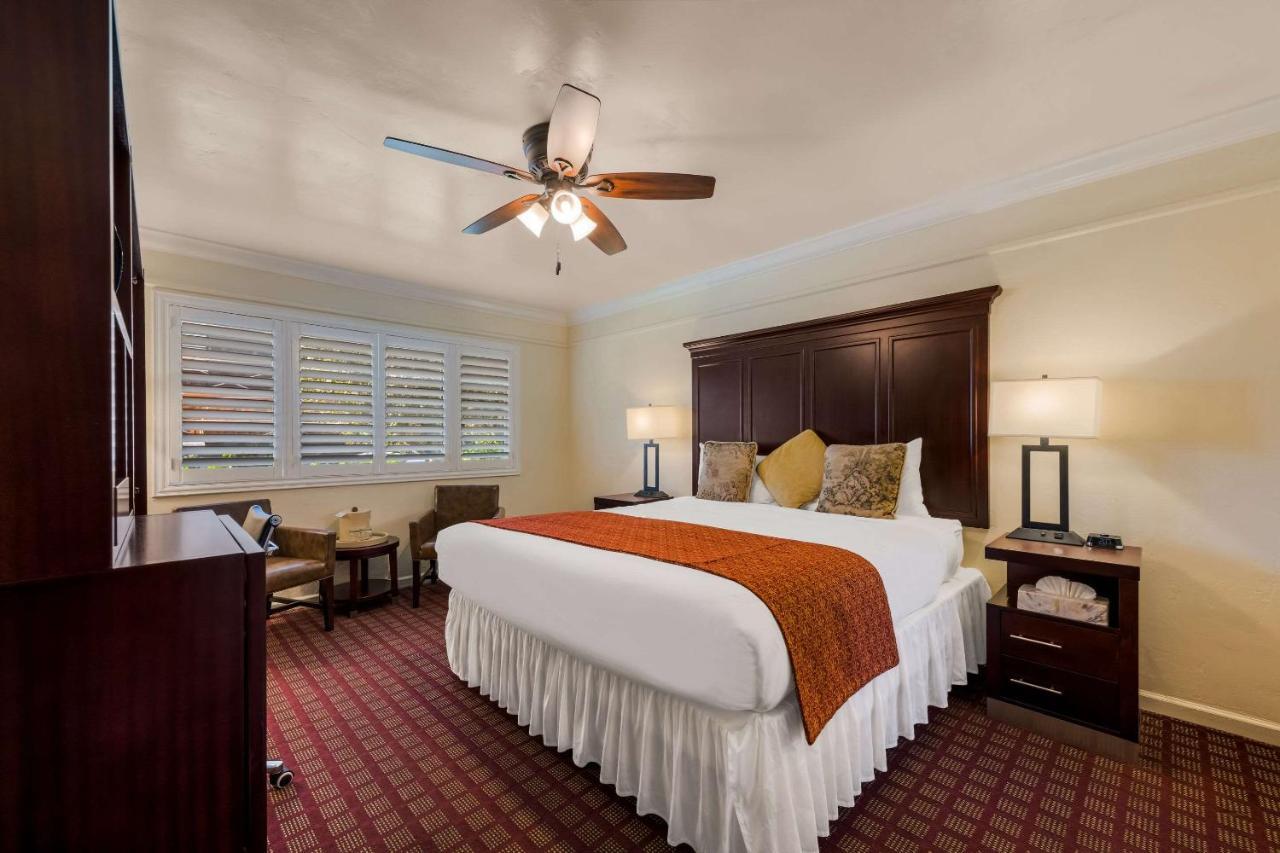 Clarion Collection Carmel Oaks Inn Bagian luar foto
