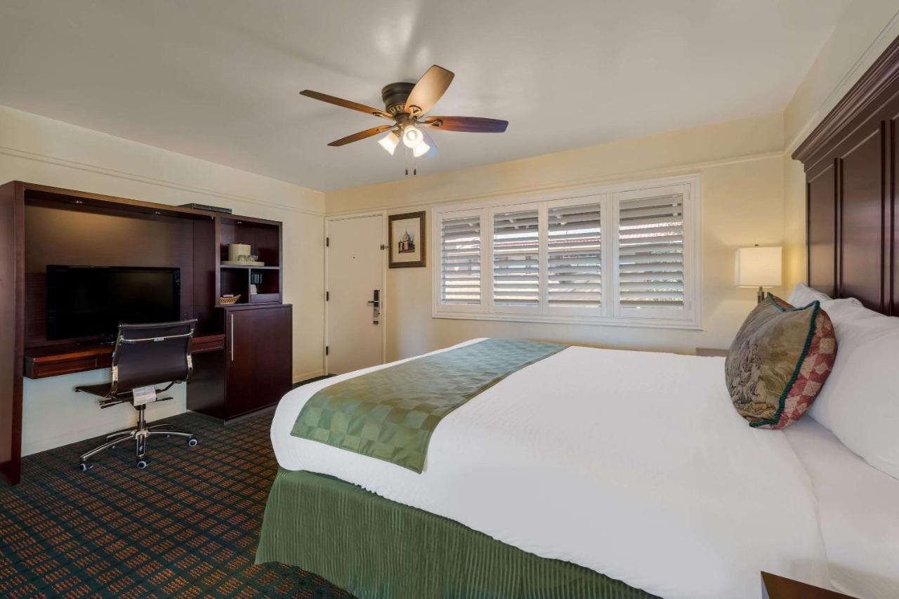 Clarion Collection Carmel Oaks Inn Bagian luar foto