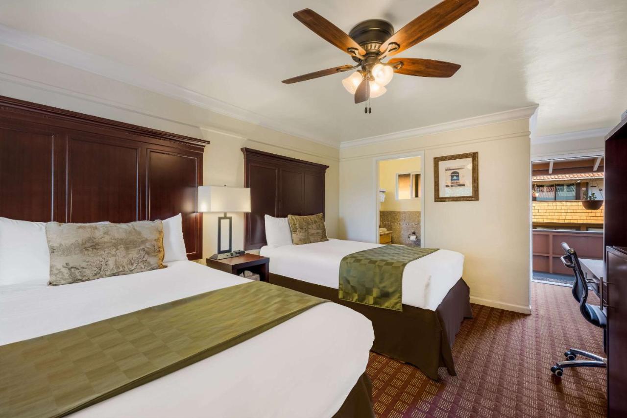 Clarion Collection Carmel Oaks Inn Bagian luar foto