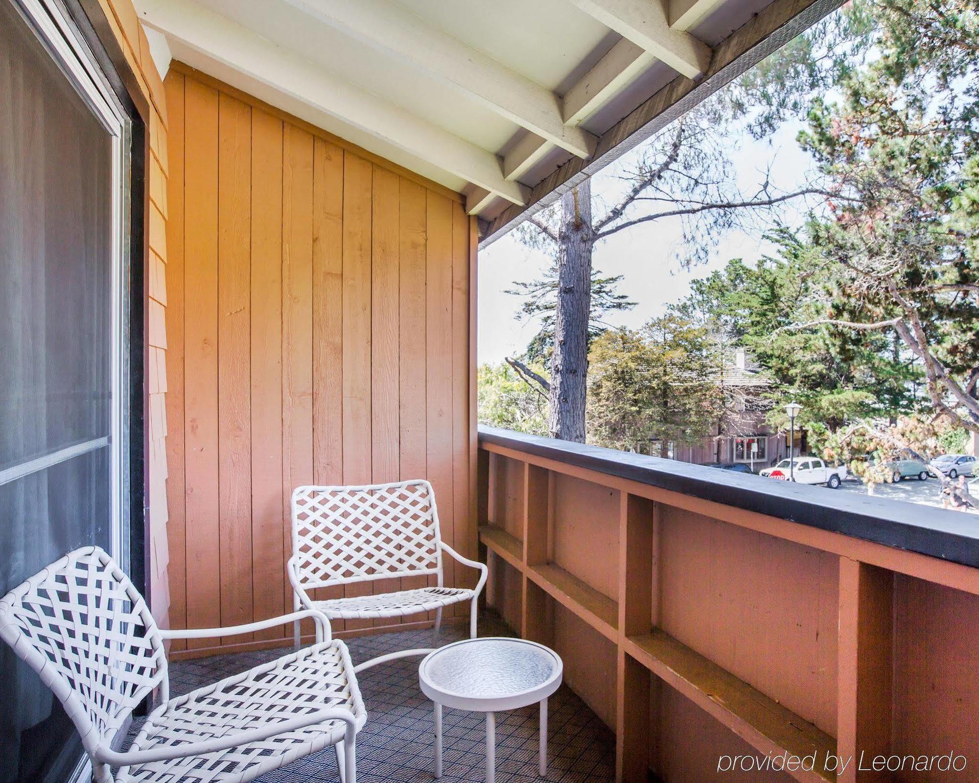 Clarion Collection Carmel Oaks Inn Bagian luar foto