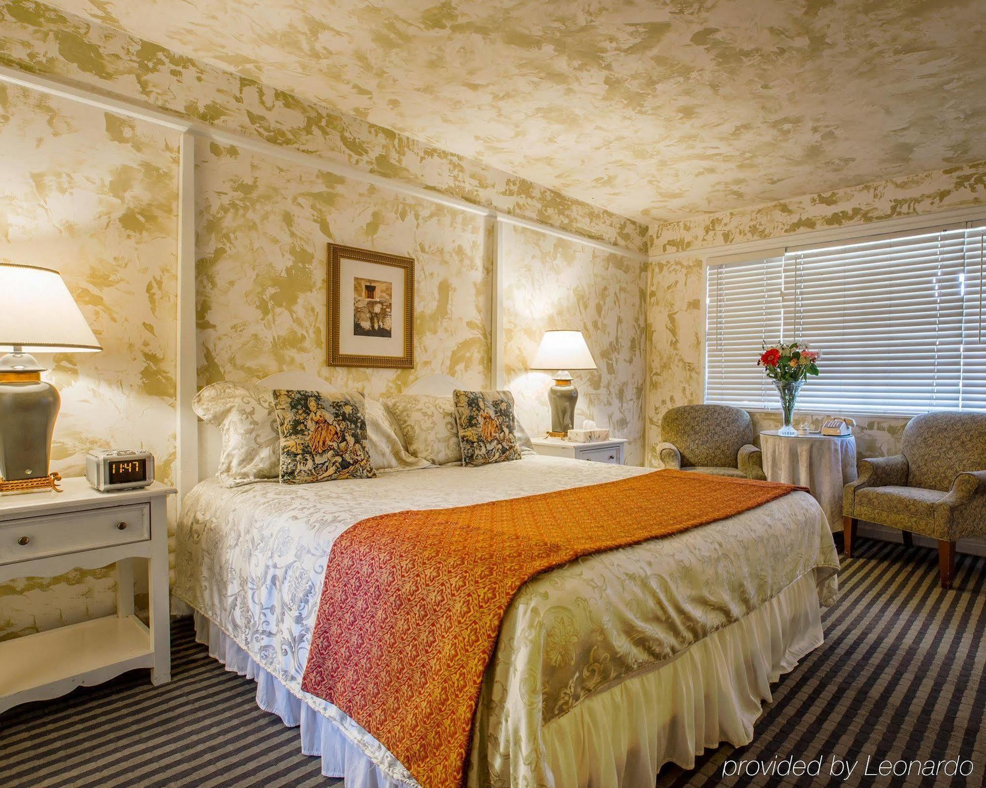 Clarion Collection Carmel Oaks Inn Bagian luar foto