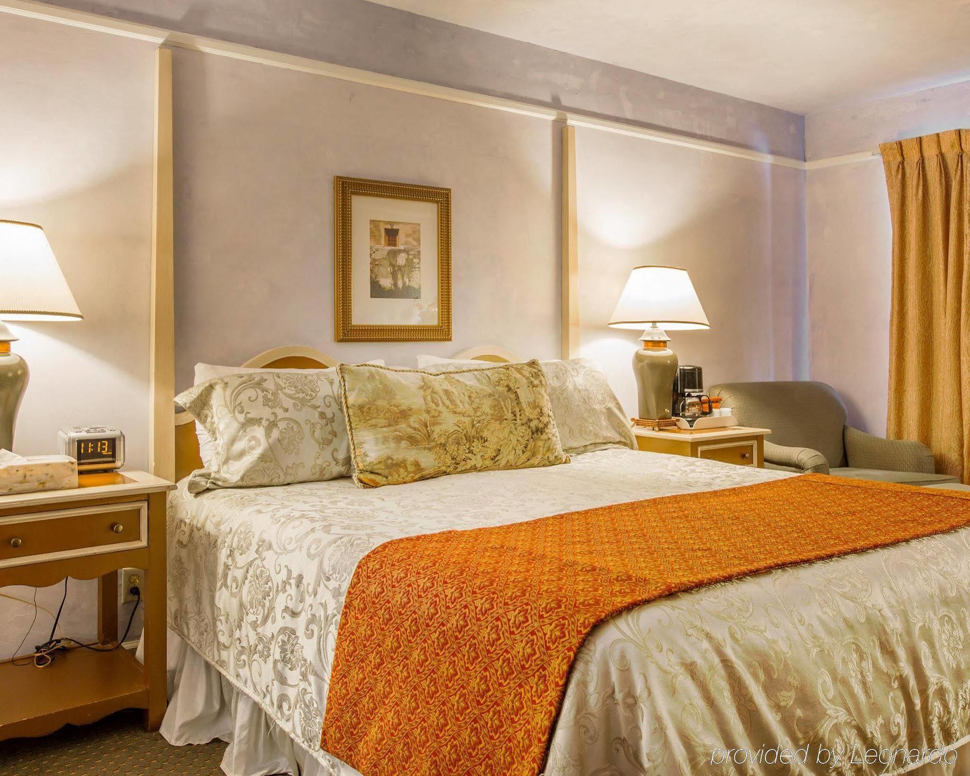 Clarion Collection Carmel Oaks Inn Bagian luar foto