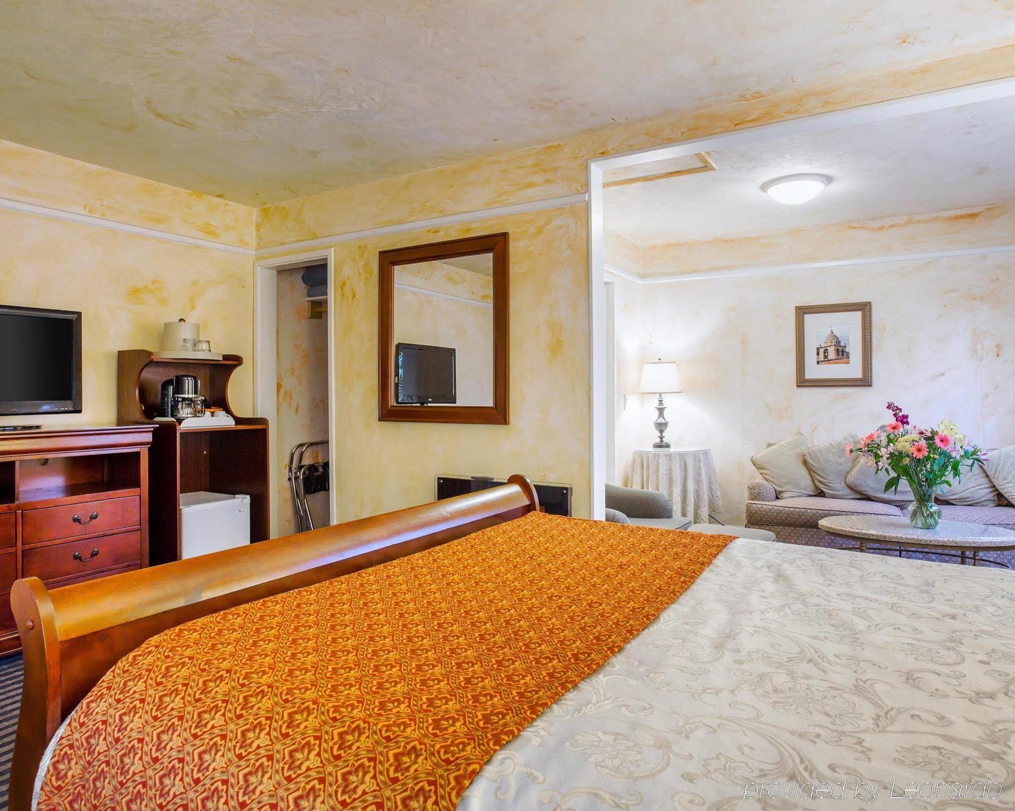 Clarion Collection Carmel Oaks Inn Bagian luar foto